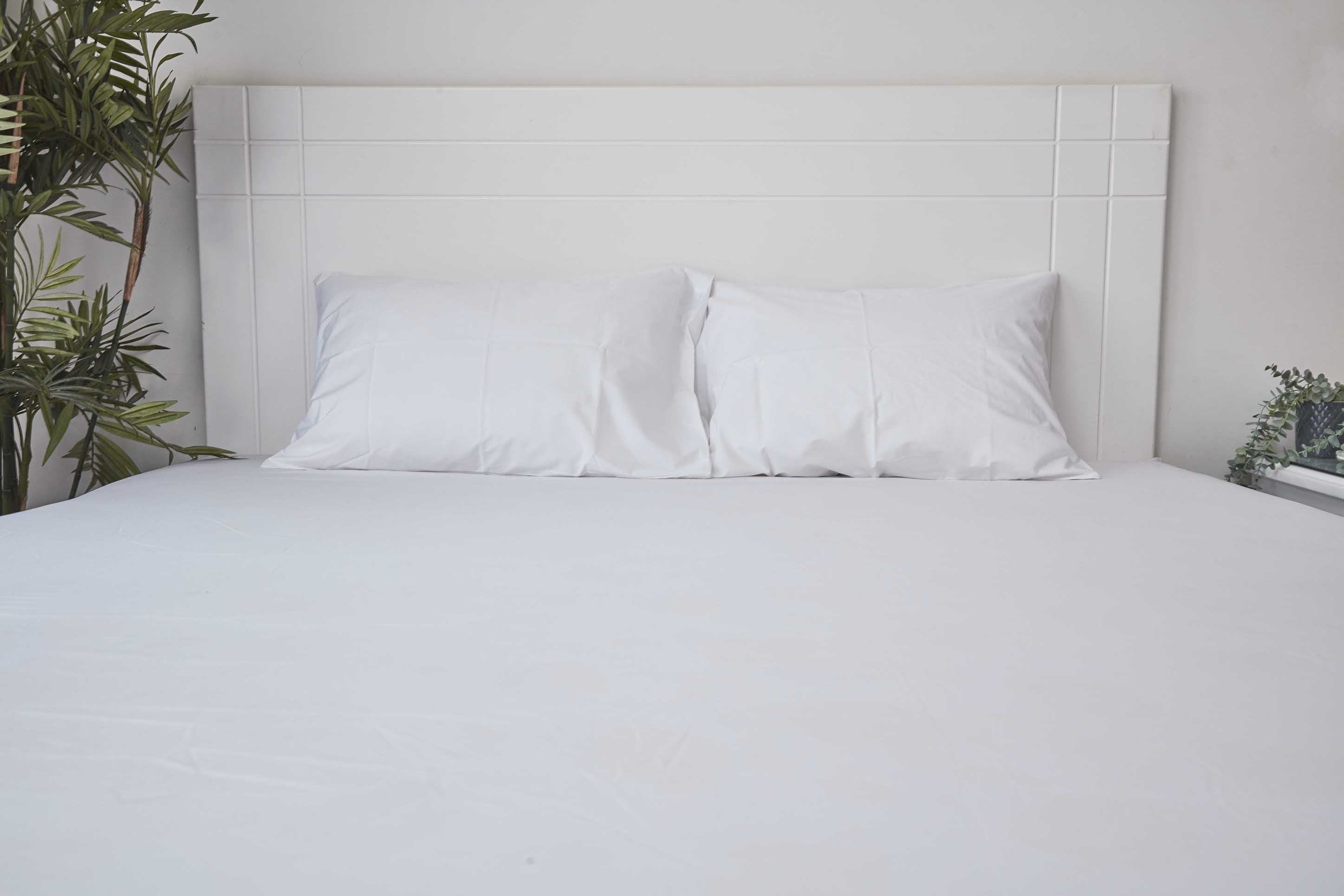 White fitted sheet and pillow cases setKing 180x200cm